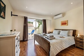 3 bedrooms, in-room safe, desk, iron/ironing board