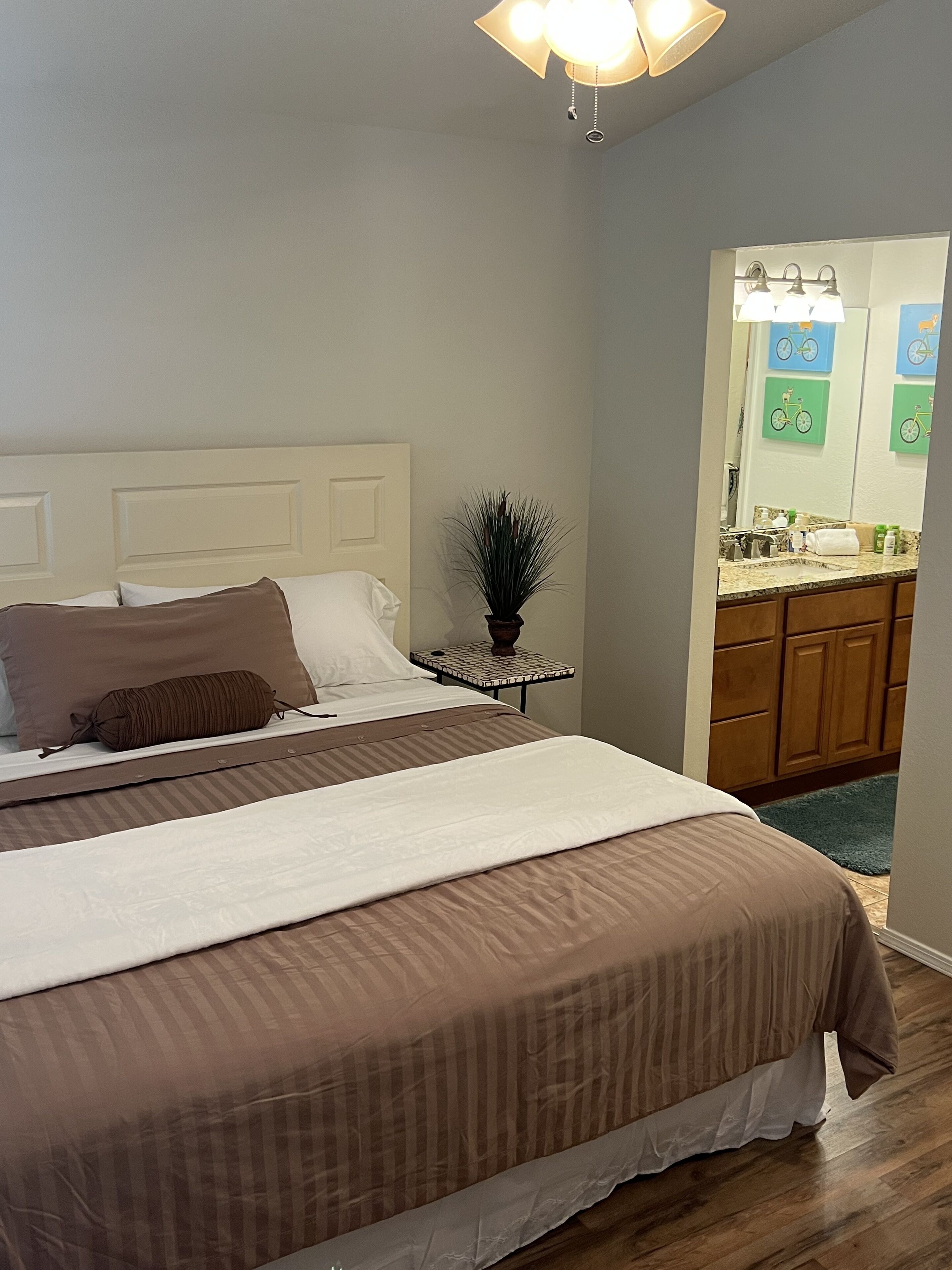 2 chambres, bureau, fer et planche à repasser, Wi-Fi gratuit