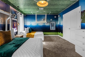 9 Schlafzimmer, Reisekinderbett, WLAN, Bettwäsche