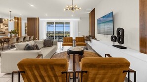 Living area - 10 BD/ 8 BA/ Windsor Island (1994 SD) (Davenport)