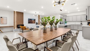 Dining - 10 BD/ 8 BA/ Windsor Island (1994 SD) (Davenport)