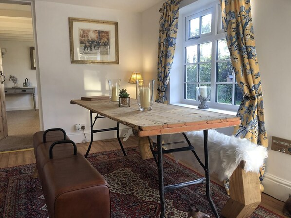 Cottage, Multiple Beds | Private kitchen | Fridge, microwave, oven, stovetop