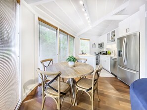 Dining - Escape to 2033 Deer Island Treehouse Walkable to Harbour Town (Hilton Head Island)