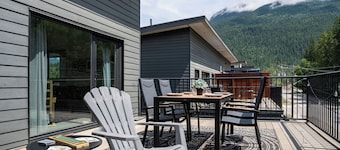 The Mac Shack by Revelstoke Vacations