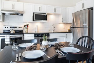 The Mac Shack | Private kitchen | Full-size fridge, microwave, oven, stovetop