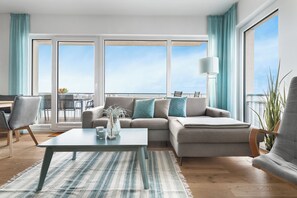 Fernseher, Kamin, Stereoanlage