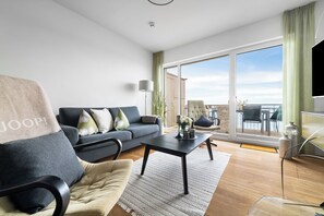 Fernseher, Kamin, Stereoanlage