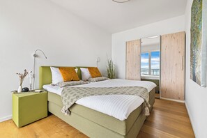 2 bedrooms, iron/ironing board, free WiFi