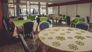 40-inch LED TV with cable channels, TV - Hotel San Felipe El Real (San Felipe)
