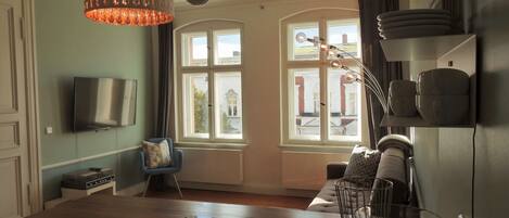 Una Smart TV, libros