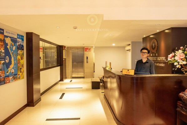 Reception - Bay Luxury Hotel & Spa - No 9 Nguyen Truong To, Ha Noi (Hanoi)