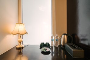 Economy Double or Twin Room | In-room safe, desk, free WiFi - Bay Luxury Hanoi Hotel - No 9 Nguyen Truong To (Hanoi)