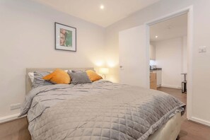 1 bedroom, iron/ironing board, internet, bed sheets