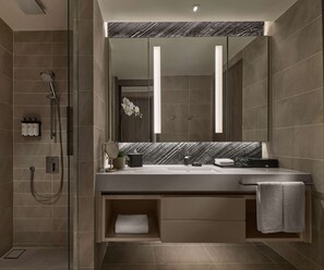 Dusche, Regendusche, Designer-Toilettenartikel, Haartrockner