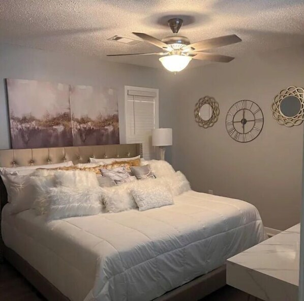 3 bedrooms, desk, iron/ironing board, free WiFi