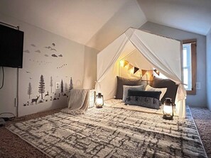 2 bedrooms, WiFi, bed sheets