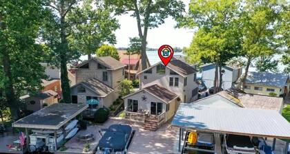 Waterfront house with hot tub private dock!