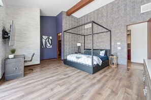 3 habitaciones, escritorio, tabla de planchar con plancha y wifi gratis 