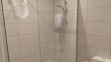Apartemen, 2 kamar tidur, lantai dasar | Kamar mandi | Handuk dan tisu toilet