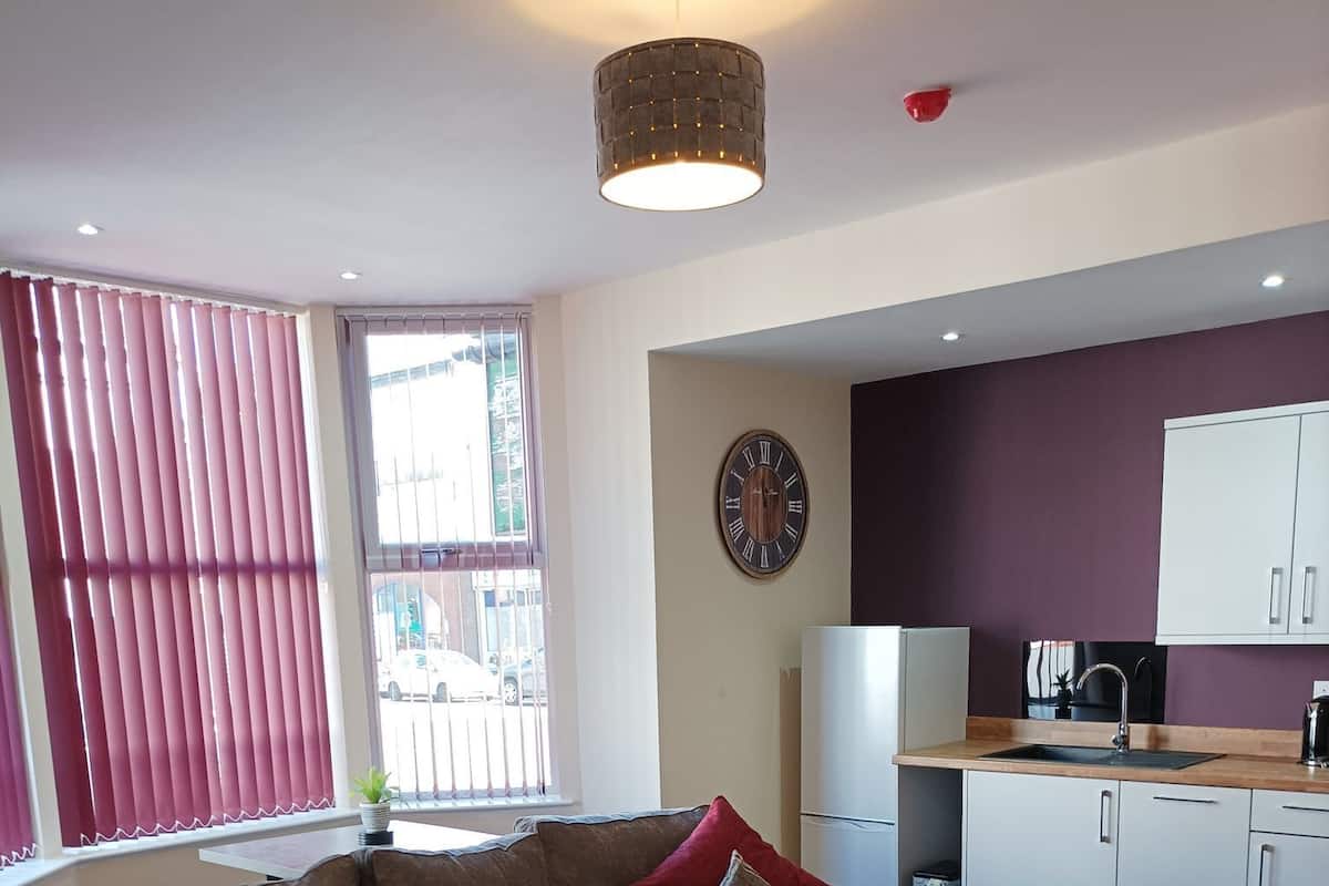 2 habitaciones, sistema de insonorización y wifi