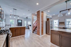 Interior - Stylish home in Brooklyn Centre (Cleveland)