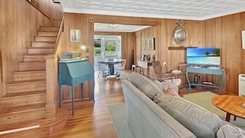 House, 2 Double Beds (Cozy Cottage by the Sea) | Living area