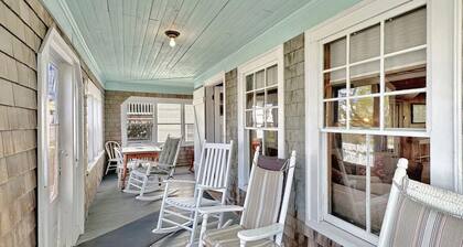 Cozy Cottage by the Sea
