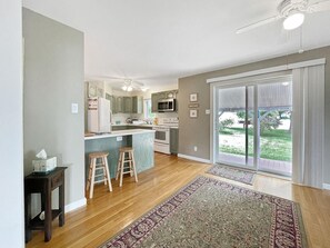 Casa, varias camas (Beach House) | Cocina privada | Horno y tostadora