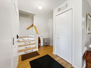 Nhà, nhiều giường (Beach House) | Nội thất