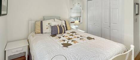 3 bedrooms, individually decorated, individually furnished, bed sheets