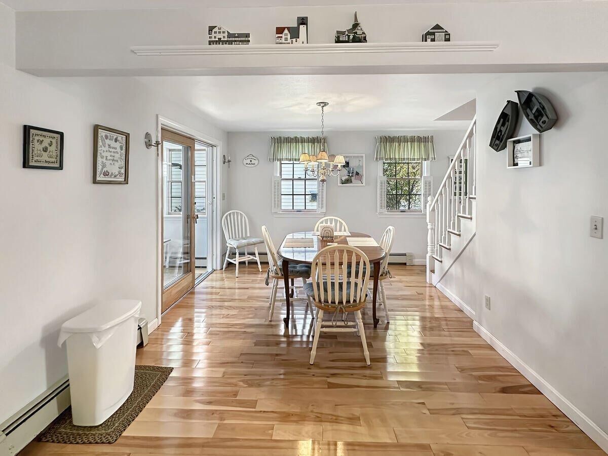 House, Multiple Beds (Family Retreat at York Beach) | Dining