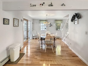 獨棟房屋, 多張床 (Family Retreat at York Beach) | 用餐區