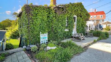 Cottage, 2 Bedrooms | Property grounds