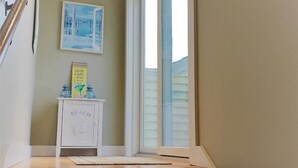House, 4 Bedrooms - Footbridge Hideaway - Q967 by Getaway (Ogunquit)