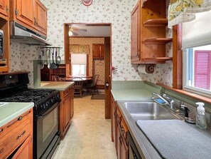 獨棟房屋, 2 張加大雙人床 (Kurtz Cottage) | 私人廚房 | 烤箱