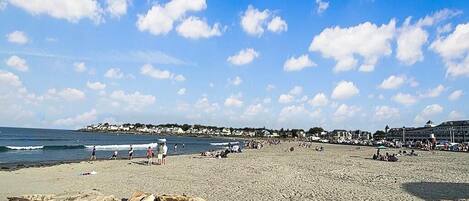 House, 2 Queen Beds (Kurtz Cottage) | Beach | Beach nearby