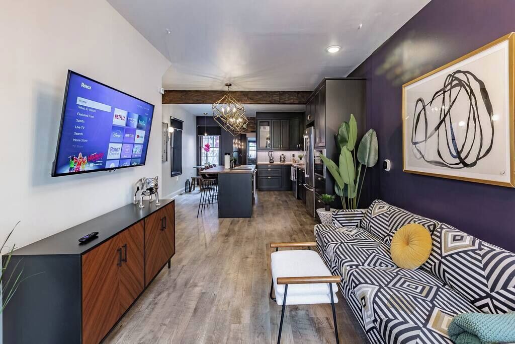 Televisie, videospelletjes en een kantoor