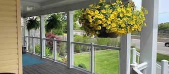 Great Place, Lots of Room & Close to the Falls!