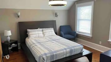 3 Schlafzimmer, Schreibtisch, Bügeleisen/Bügelbrett, Reisekinderbett