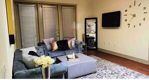 Interior - Lovely 2-Bedroom Loft apartment (Dallas)