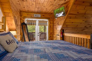 1 bedroom, iron/ironing board, free WiFi, bed sheets - Summer Fun! - Close to Everything (Sevierville)