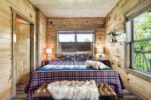 Family Cabin | Premium bedding, down comforters, memory foam beds - Eagle Splash Vista| Pool Projector, Pet Friendly, Game Room (Sevierville)