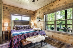 Family Cabin | Premium bedding, down comforters, memory foam beds - Eagle Splash Vista| Pool Projector, Pet Friendly, Game Room (Sevierville)