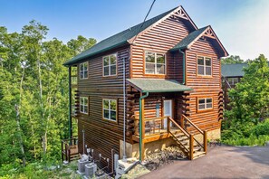 Exterior - Eagle Splash Vista| Pool Projector, Pet Friendly, Game Room (Sevierville)