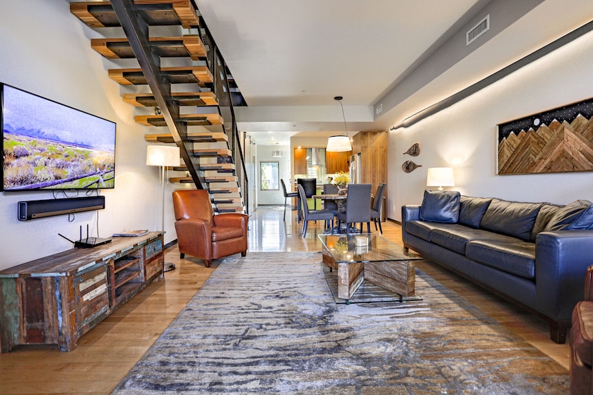 Modern Townhouse W/ Roof Top Deck Near The River - Durango, CO