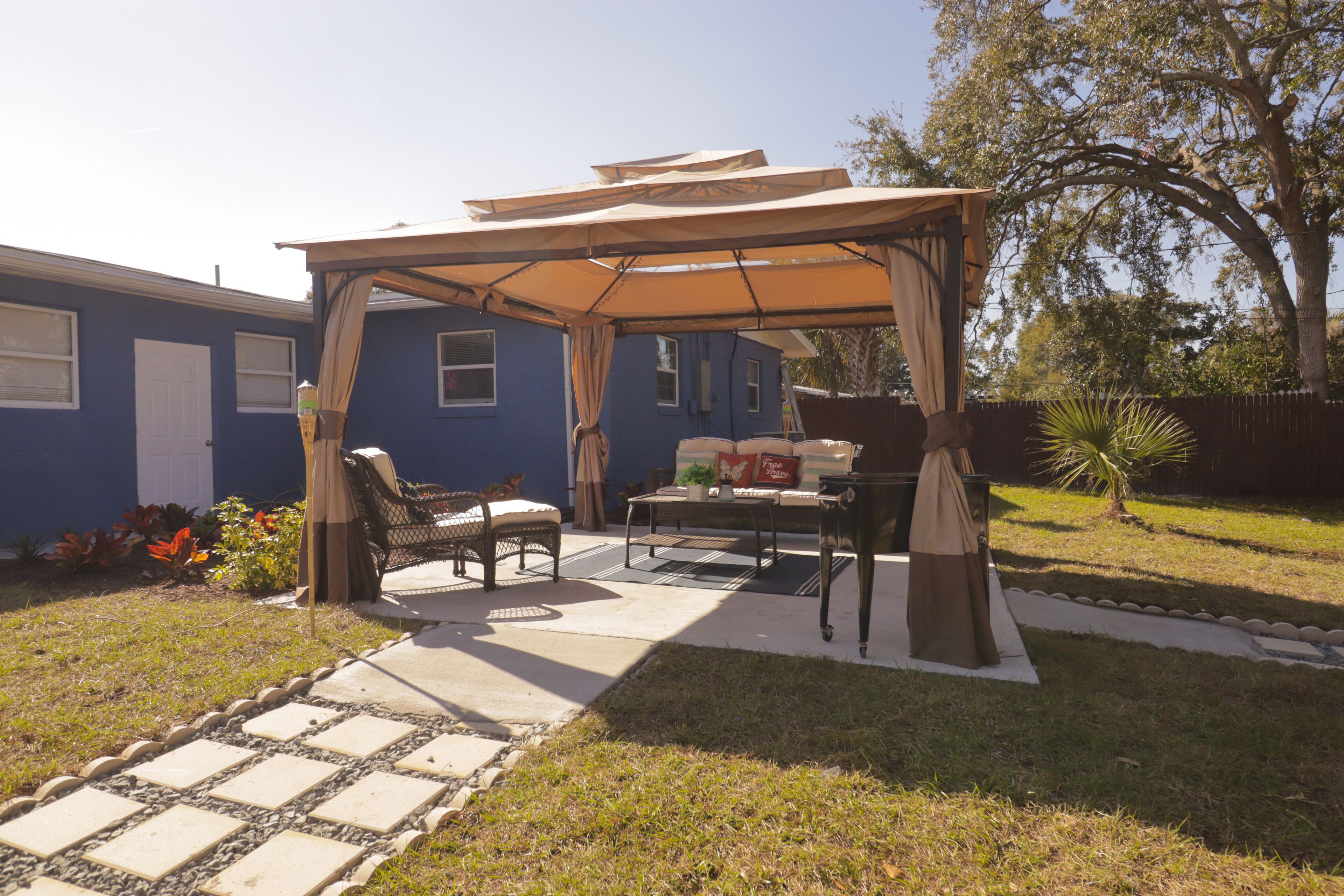 Stylish & Comfy Near Camping World Stadium