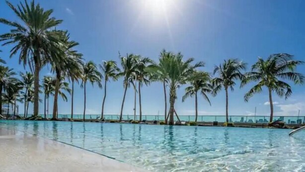 Unclassified image, 1 of 8, button - 801 N Venetian Dr, Miami Beach, FL 33139, USA (Miami)