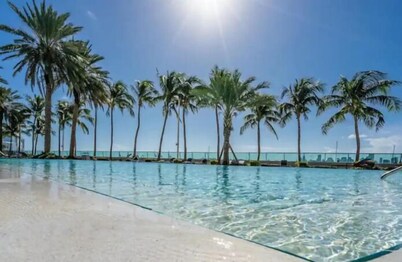 801 N Venetian Dr, Miami Beach, FL 33139, USA