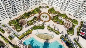 Unclassified image, 2 of 8, button - 801 N Venetian Dr, Miami Beach, FL 33139, USA (Miami)