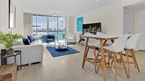 Unclassified image, 3 of 8, button - 801 N Venetian Dr, Miami Beach, FL 33139, USA (Miami)